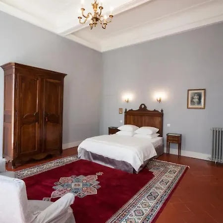 La Barbes Апартаменты