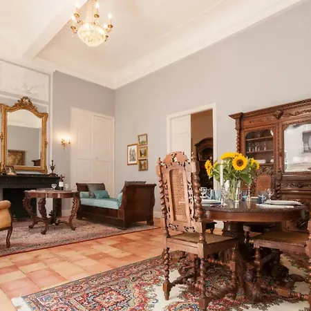 La Barbes Апартаменты